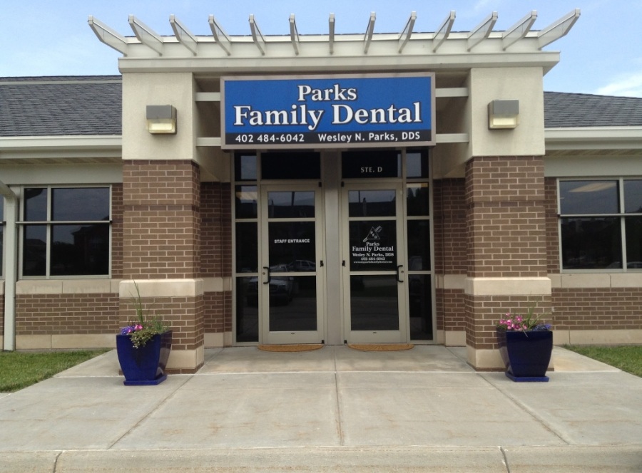 Outside vie wof Parks Family Dental office in Lincoln Nebraska